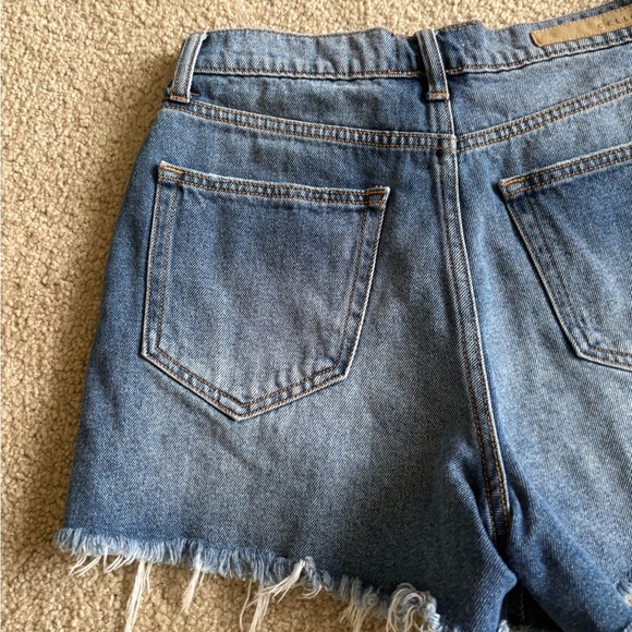 Cello Women’s Blue Summer Beach Vacation Ripped Distress Blue Jean Short Size 27 - Picture 6 of 15